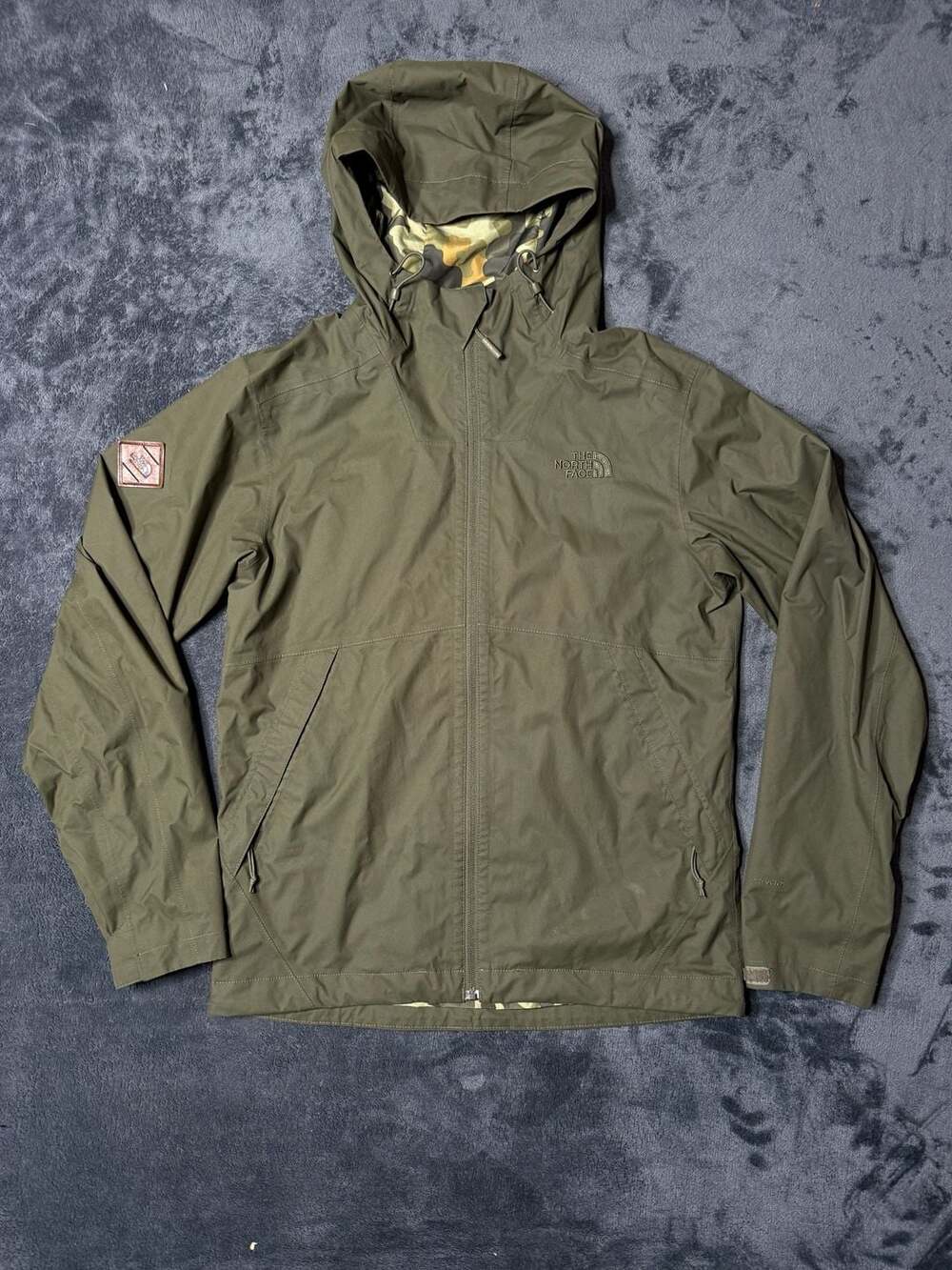 The North Face Olive Green Waterproof Hooded Rain Jacket with Camo Lining Size S